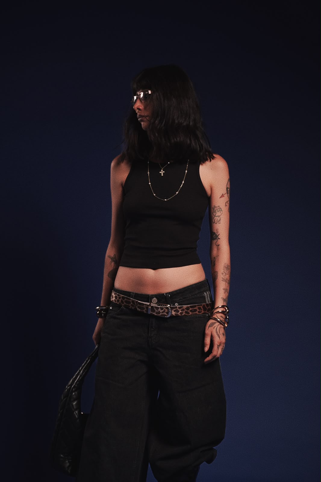 HER TANK TOP (Esqueleto)